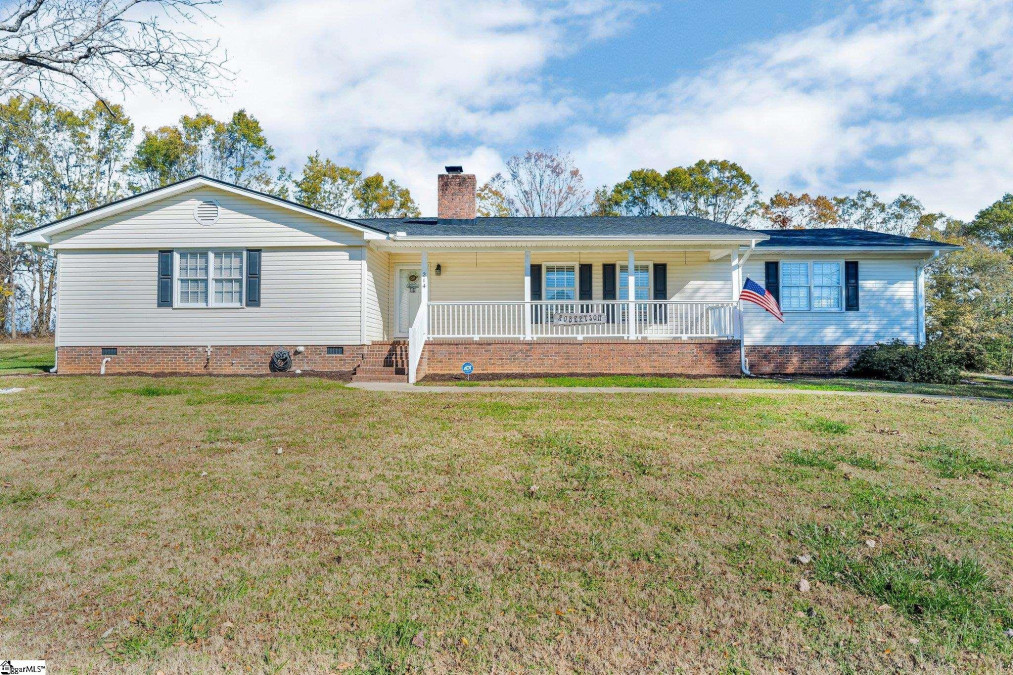 214 Coggins  Woodruff, SC 29388