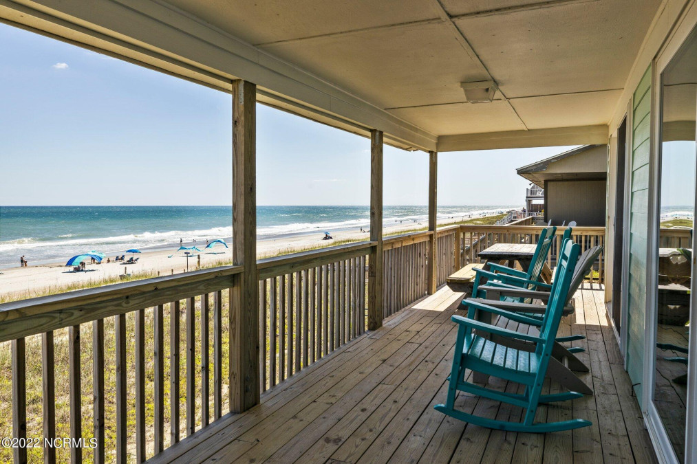 1711 Ocean Dr Emerald Isle, NC 28594