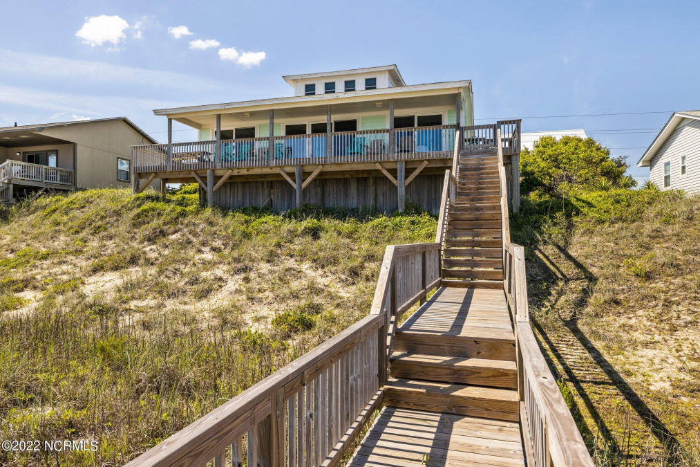 1711 Ocean Dr Emerald Isle, NC 28594