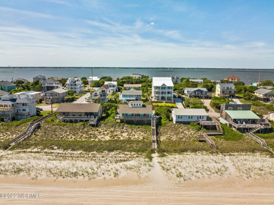 1711 Ocean Dr Emerald Isle, NC 28594