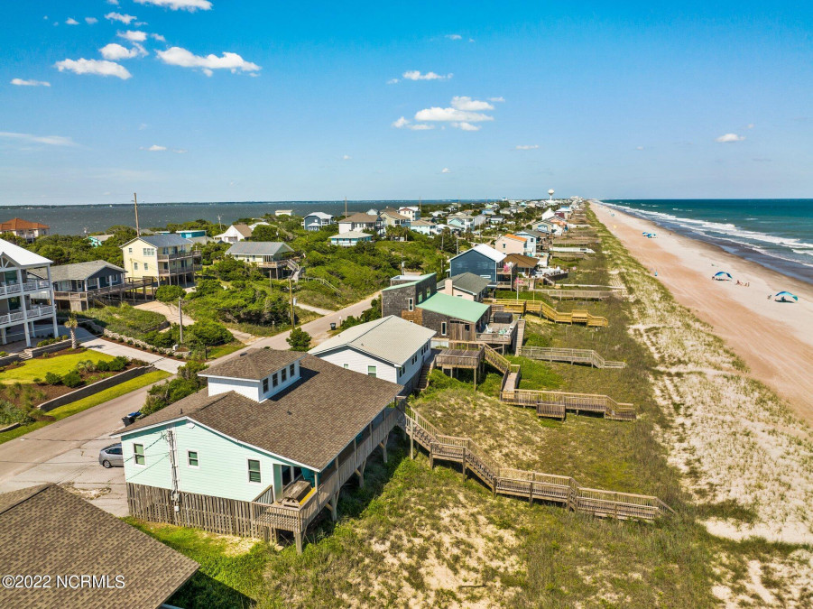 1711 Ocean Dr Emerald Isle, NC 28594