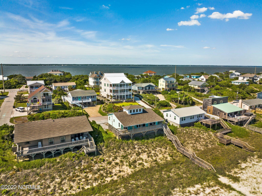 1711 Ocean Dr Emerald Isle, NC 28594