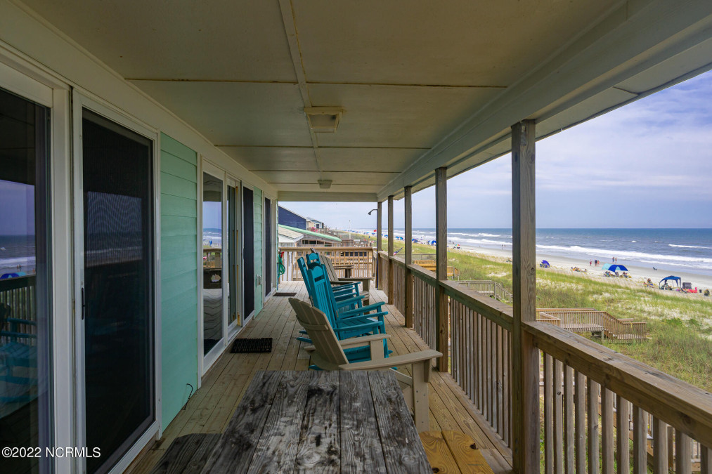 1711 Ocean Dr Emerald Isle, NC 28594