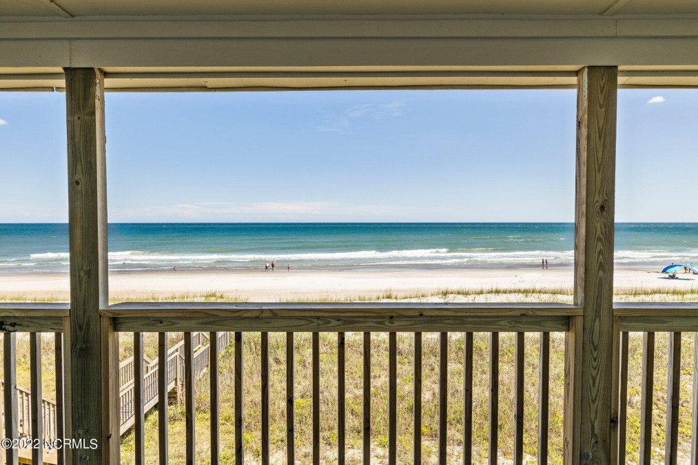 1711 Ocean Dr Emerald Isle, NC 28594