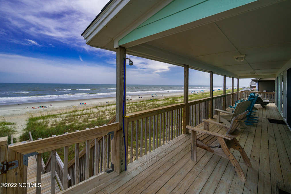 1711 Ocean Dr Emerald Isle, NC 28594