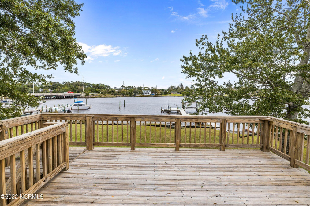 133 Pearson Cir Newport, NC 28570