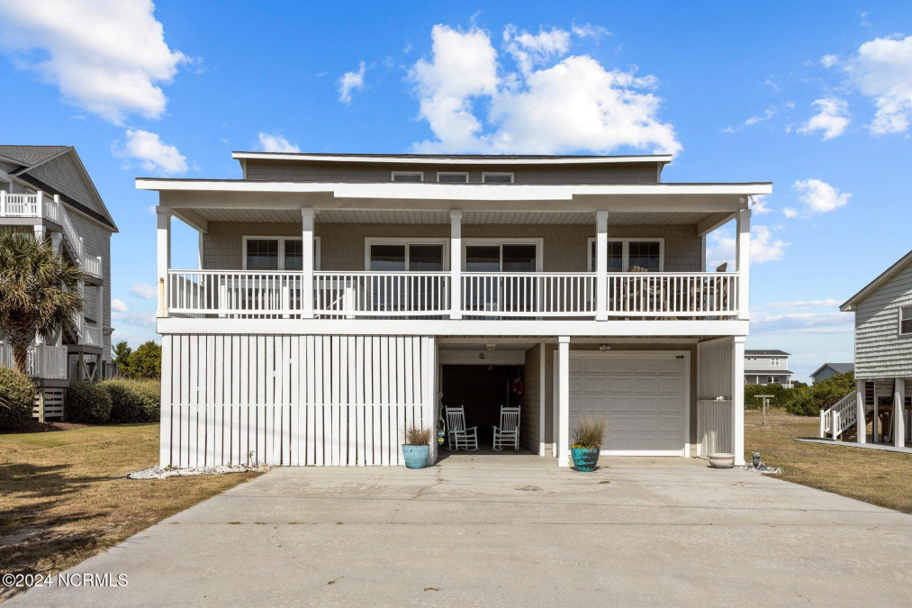 2110 Ocean Dr Emerald Isle, NC 28594