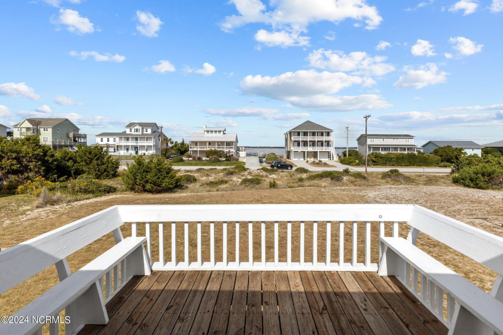 2110 Ocean Dr Emerald Isle, NC 28594