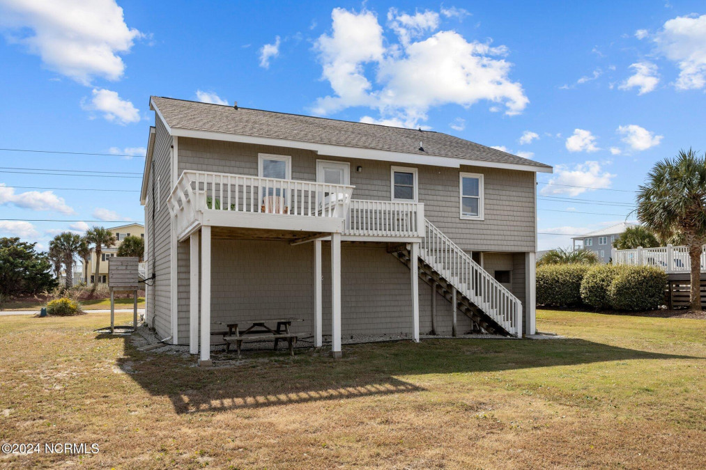 2110 Ocean Dr Emerald Isle, NC 28594