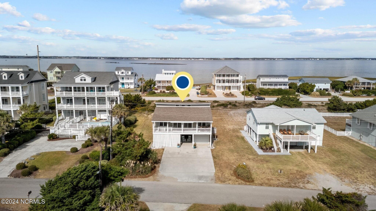 2110 Ocean Dr Emerald Isle, NC 28594