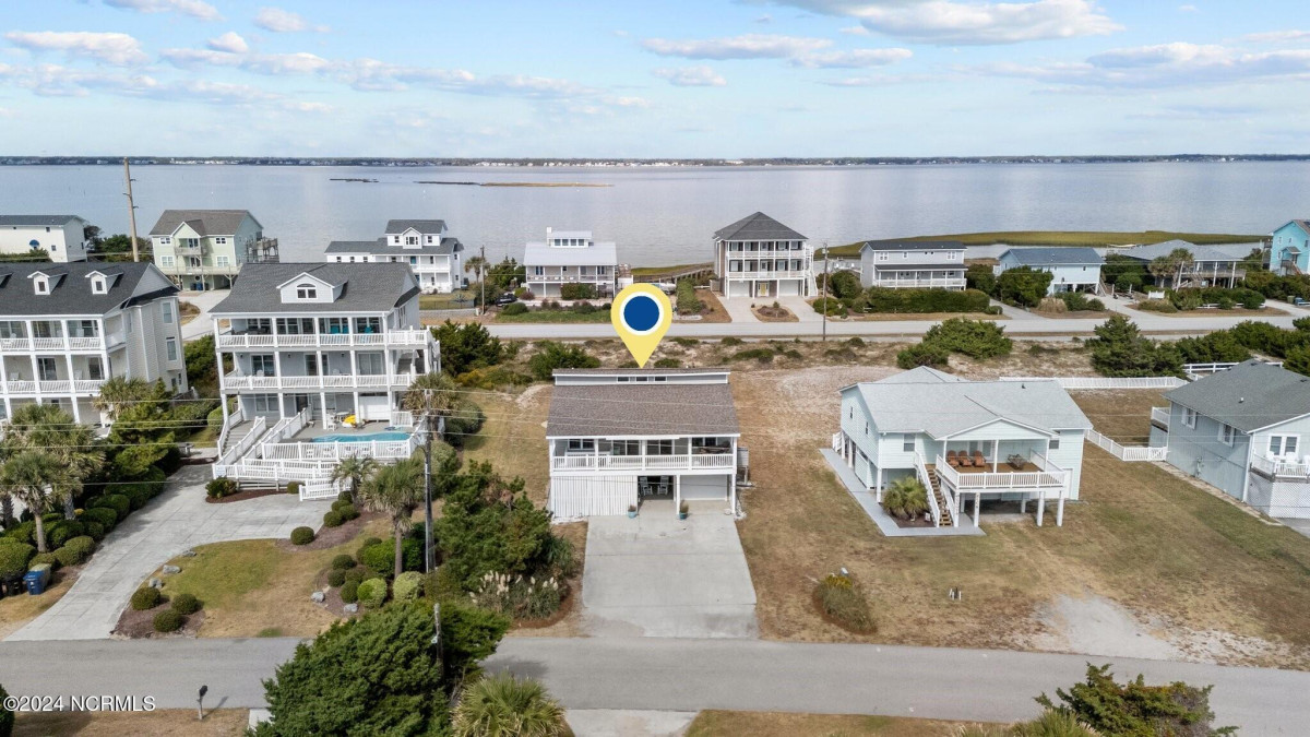 2110 Ocean Dr Emerald Isle, NC 28594