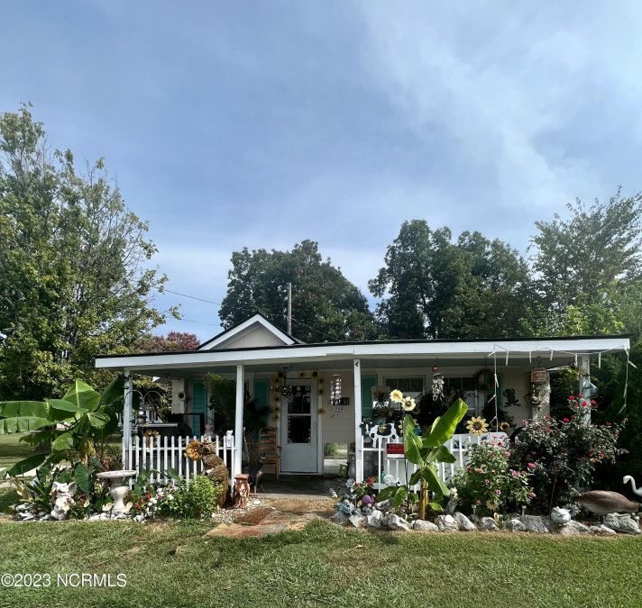 701 Cabarrus St Edenton, NC 27932