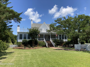 41 Nubbins Ridge Rd Ocracoke, NC 27960