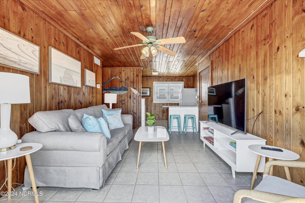 1008 Ocean Blvd Topsail Beach, NC 28445