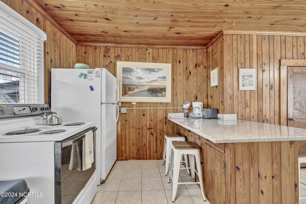 1008 Ocean Blvd Topsail Beach, NC 28445