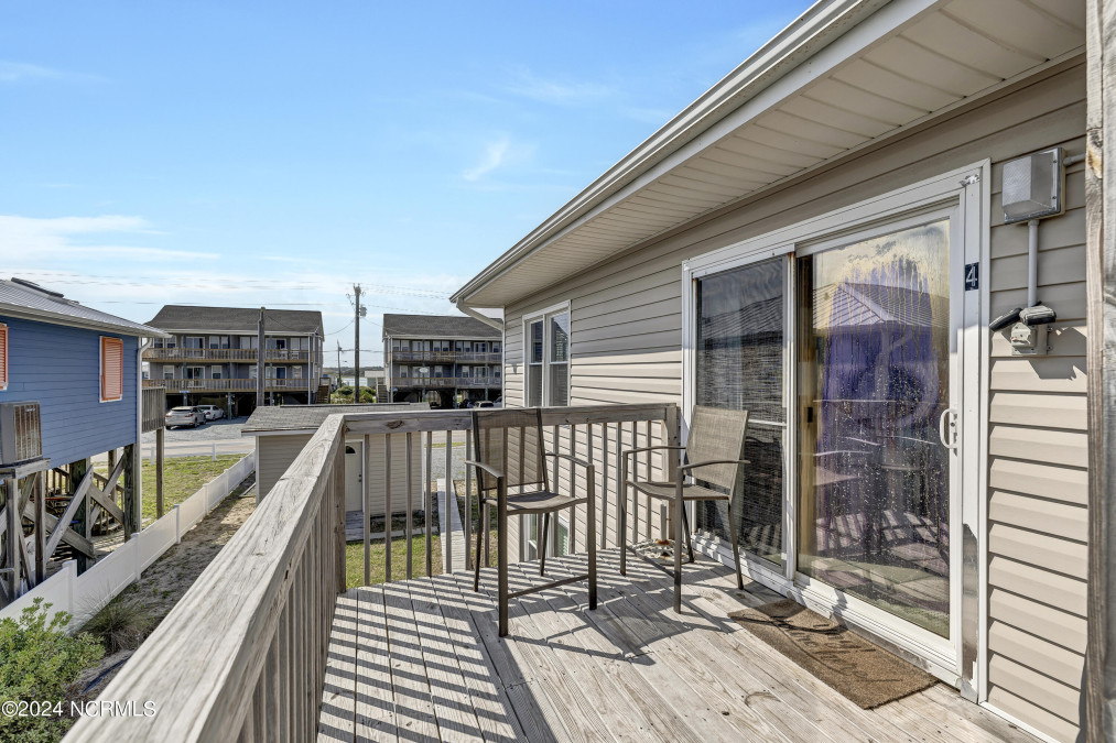 1008 Ocean Blvd Topsail Beach, NC 28445