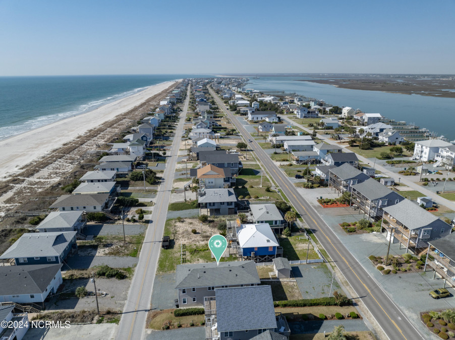 1008 Ocean Blvd Topsail Beach, NC 28445