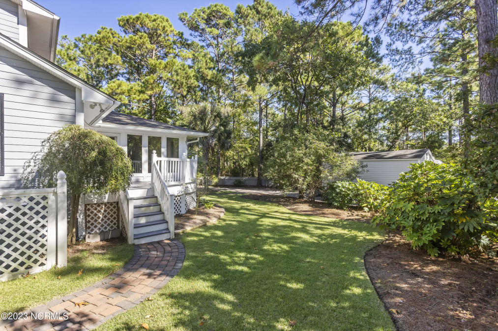 1008 Captain Adkins Dr Southport, NC 28461