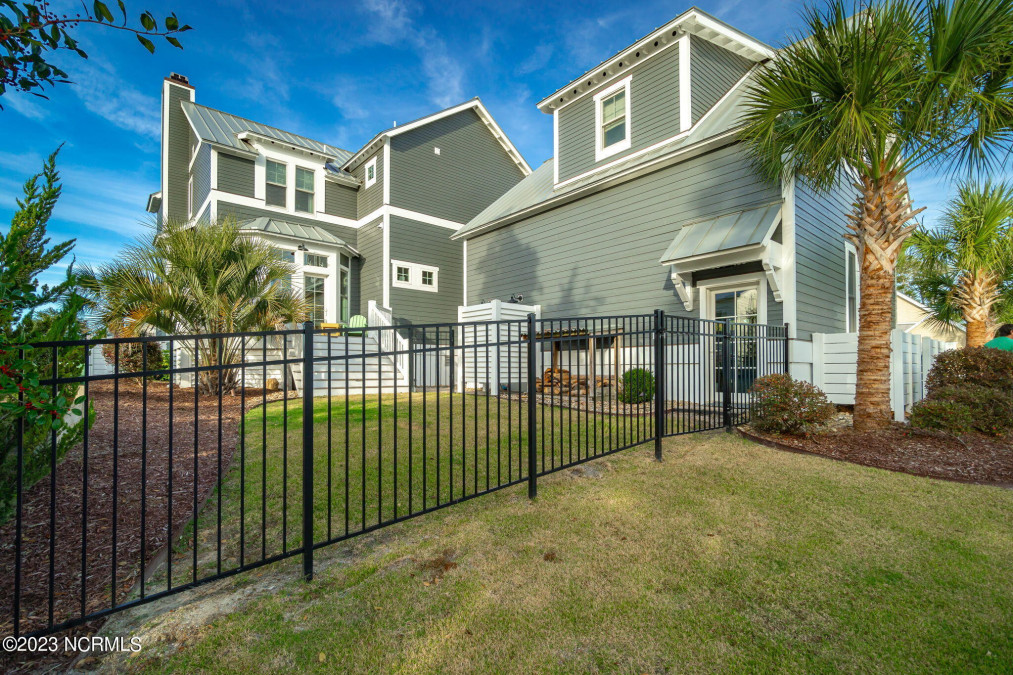 409 Sunrise Ct Emerald Isle, NC 28594