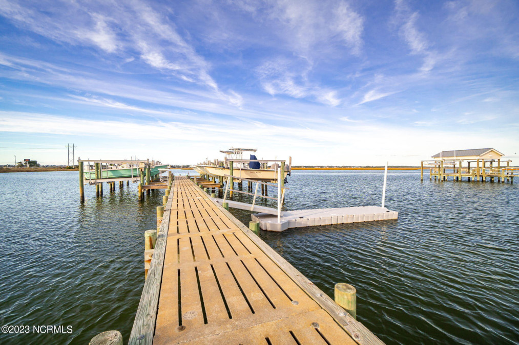 409 Sunrise Ct Emerald Isle, NC 28594