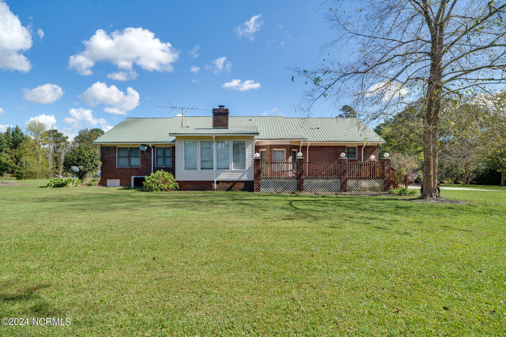 2830 Us 117  Magnolia, NC 28453