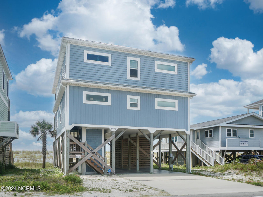 4619 Beach Dr Oak Island, NC 28465