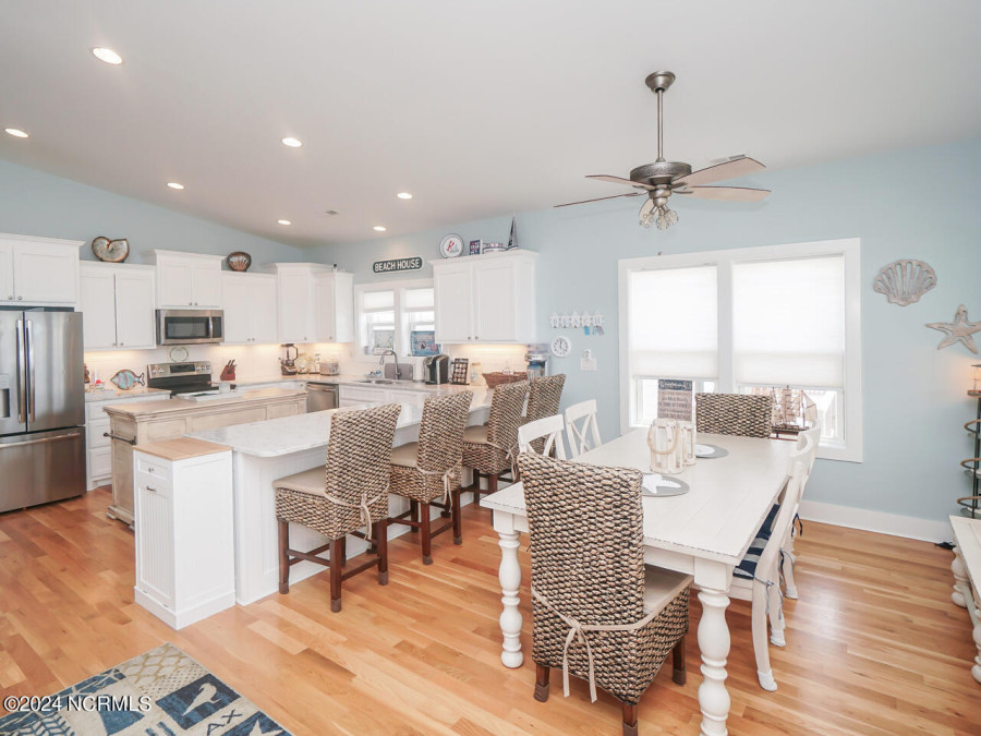 4619 Beach Dr Oak Island, NC 28465