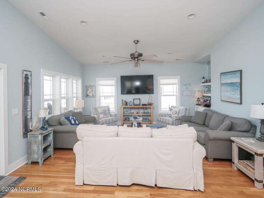 4619 Beach Dr Oak Island, NC 28465