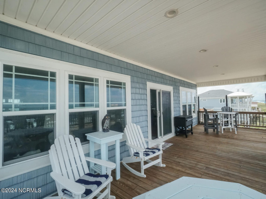 4619 Beach Dr Oak Island, NC 28465