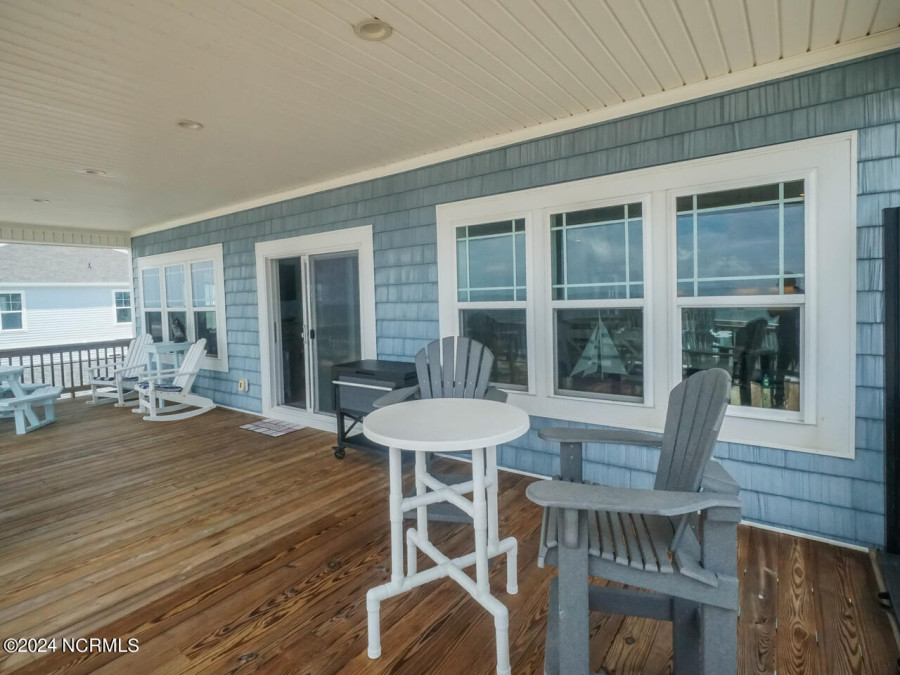 4619 Beach Dr Oak Island, NC 28465