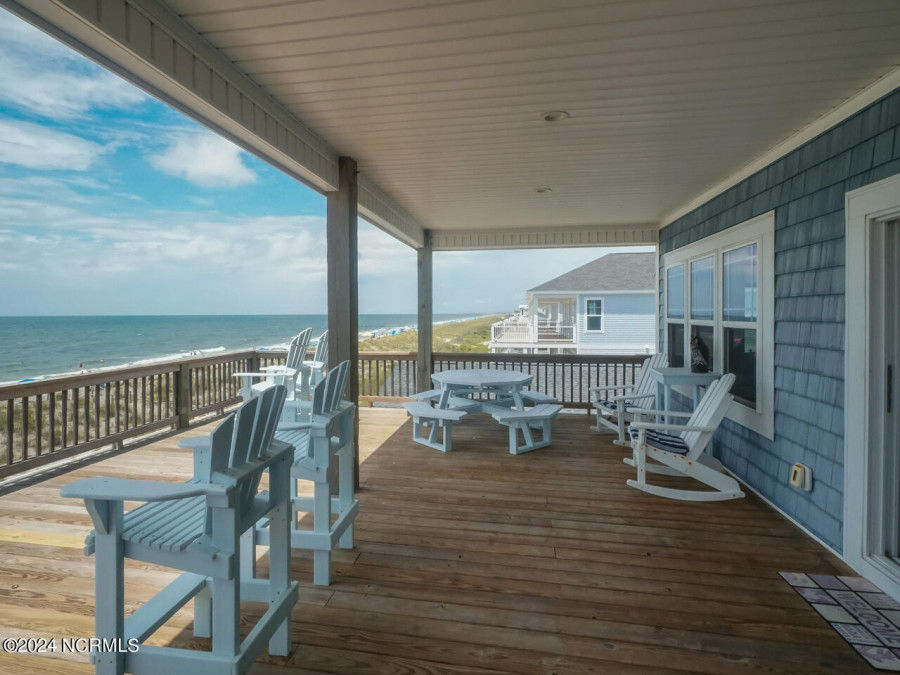 4619 Beach Dr Oak Island, NC 28465