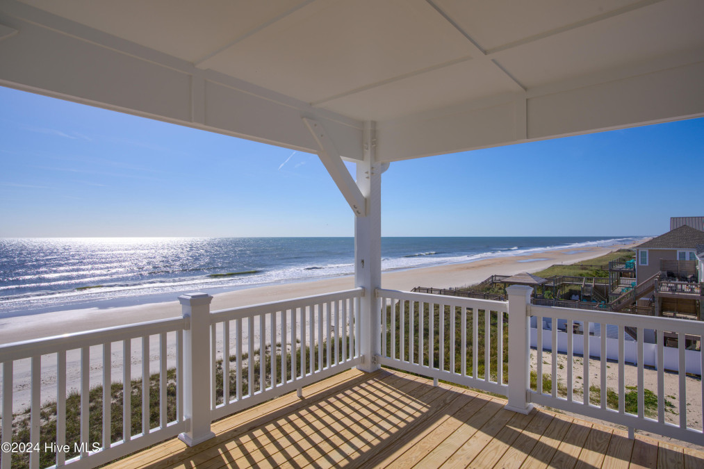 748 New River Inlet Rd North Topsail Beach, NC 28460