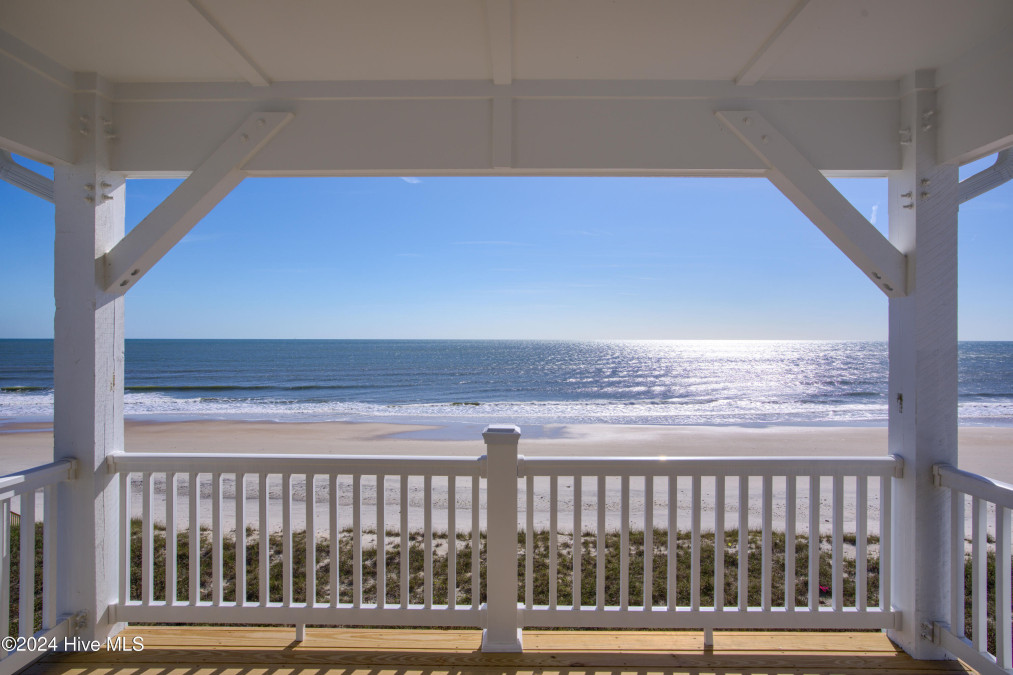 748 New River Inlet Rd North Topsail Beach, NC 28460