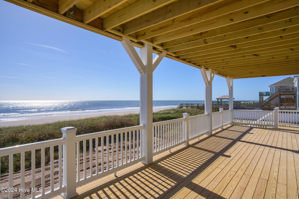 748 New River Inlet Rd North Topsail Beach, NC 28460