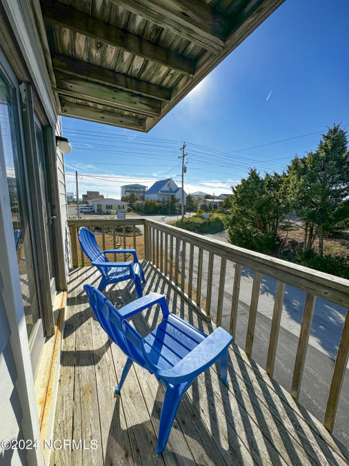 2402 Emerald Dr Emerald Isle, NC 28594