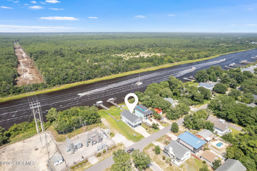 602 Yacht Dr Oak Island, NC 28465