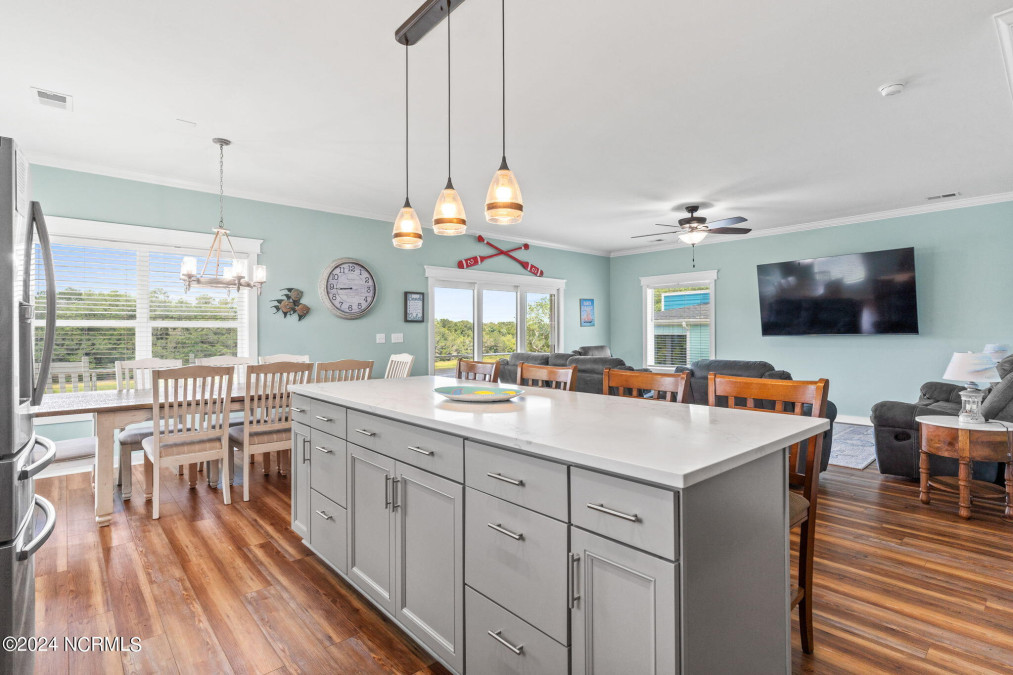 602 Yacht Dr Oak Island, NC 28465