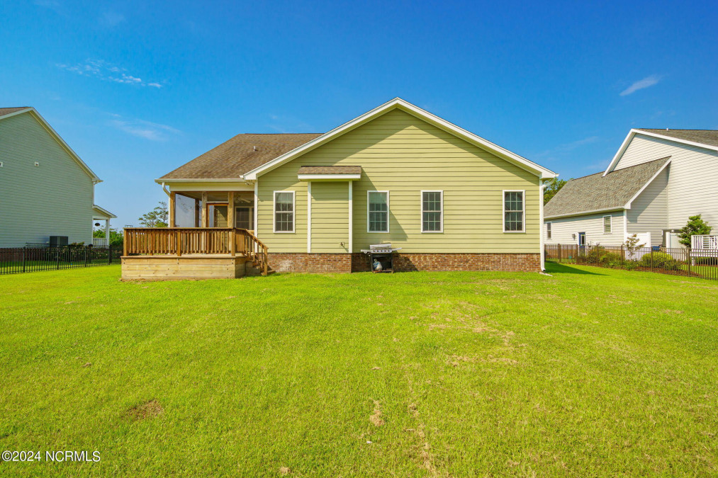 1108 Blair Farm Pw Morehead City, NC 28557