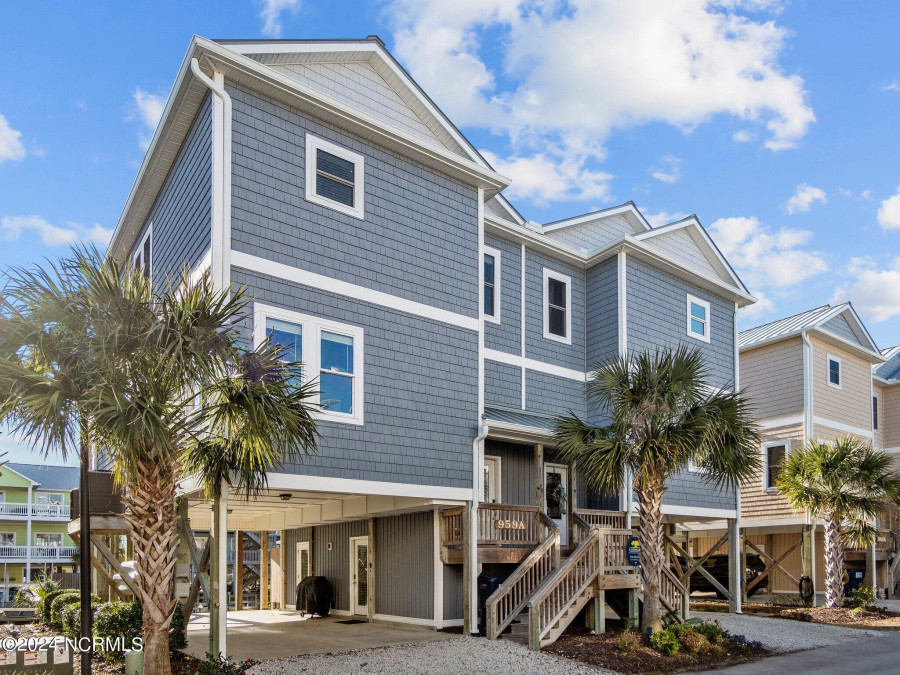 959 Tower Ct Topsail Beach, NC 28445