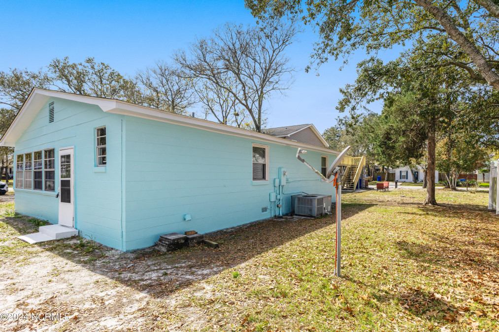 2304 Oak Island Dr Oak Island, NC 28465