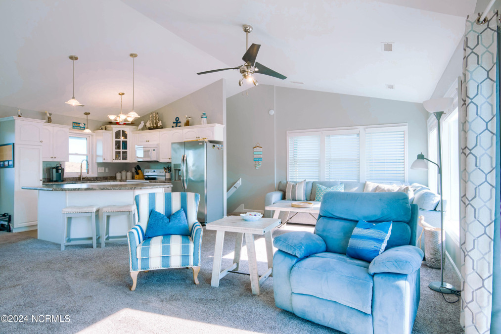 20 Porpoise Pl North Topsail Beach, NC 28460