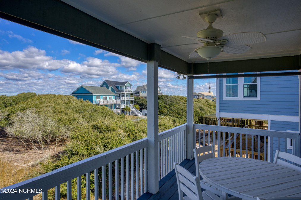 20 Porpoise Pl North Topsail Beach, NC 28460