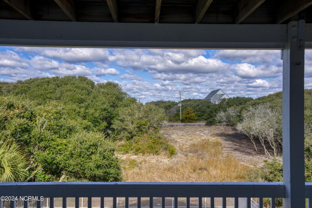 20 Porpoise Pl North Topsail Beach, NC 28460