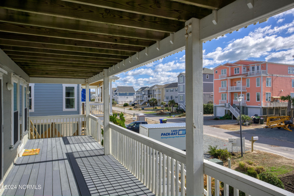 20 Porpoise Pl North Topsail Beach, NC 28460