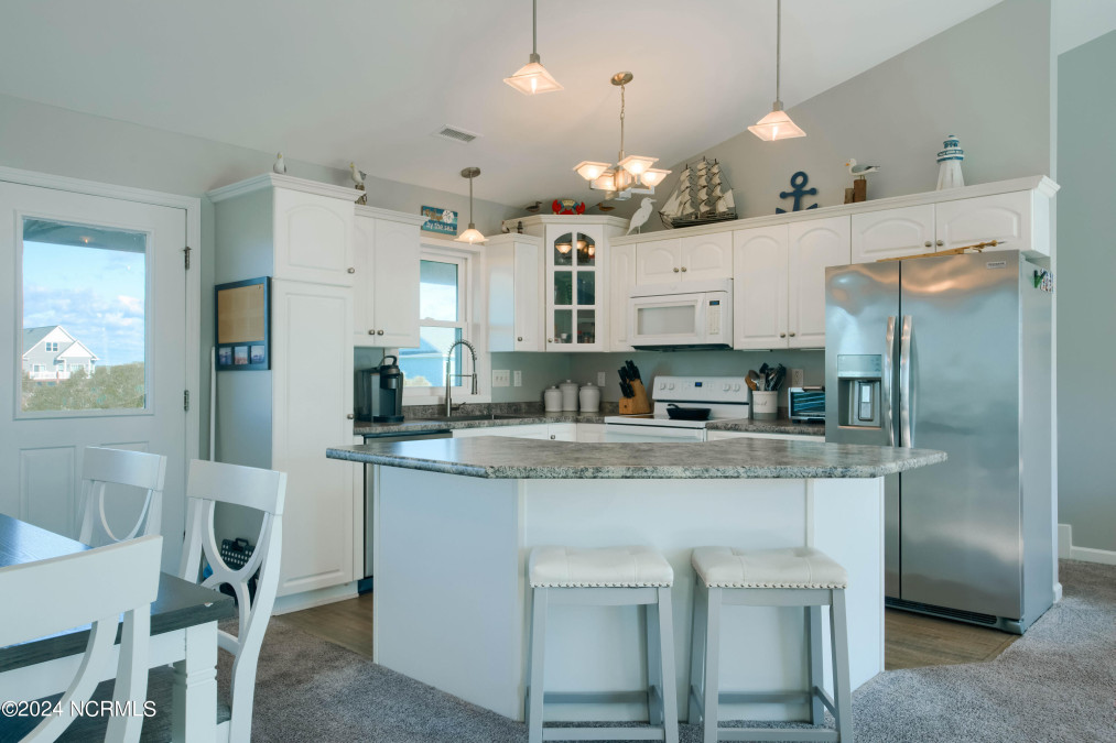 20 Porpoise Pl North Topsail Beach, NC 28460