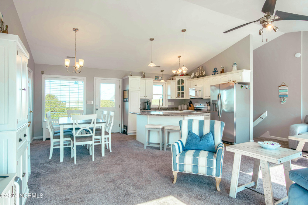 20 Porpoise Pl North Topsail Beach, NC 28460