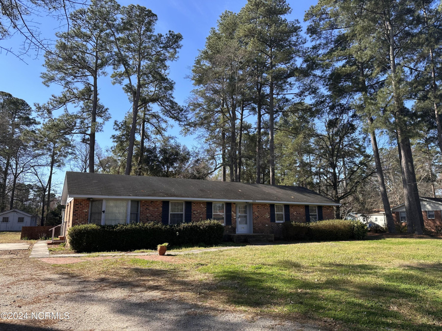 598 Forest Rd Lumberton, NC 28358