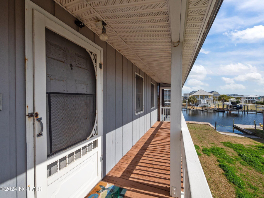 6020 6th St Surf City, NC 28445