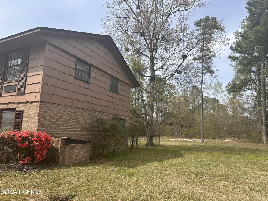 547 Forest Rd Lumberton, NC 28358