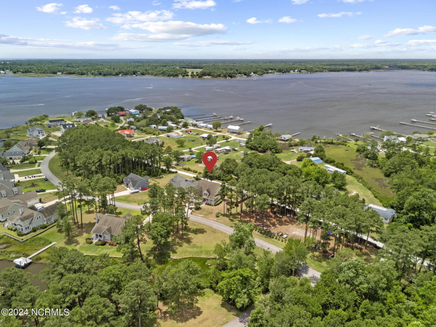 112 Lowery Lane Ln Swansboro, NC 28584